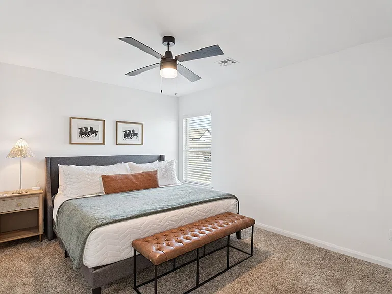 2410 W Charleston St — Photo 51