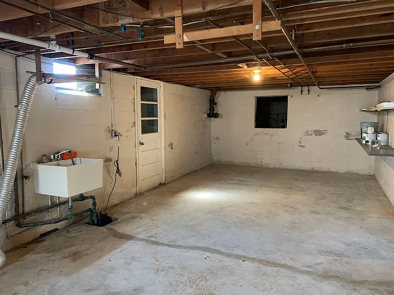 4136 Lincoln Way E — Photo 33