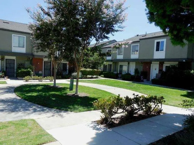 Front greenbelt yard