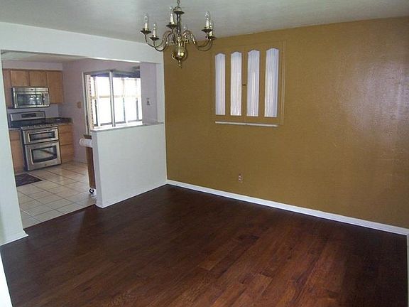 5th image of 499 Locust Ln