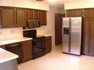 305 N Dechant Rd, Brookfield, WI 53005