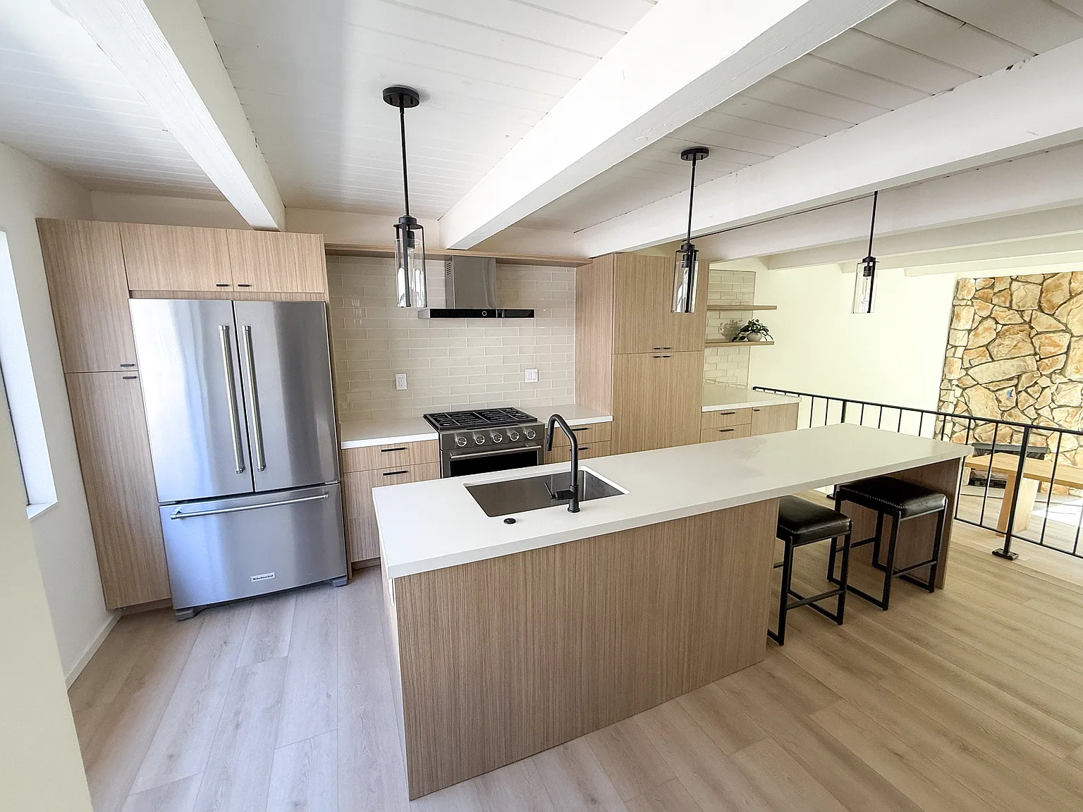 2 bed, 2.5 bath, 1200 sqft, $3,900 — Photo 2