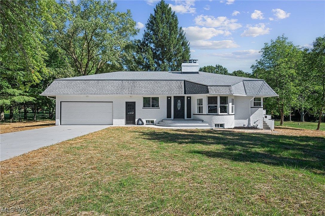 1599 Hillside Rd, Seven Hills, OH 44131 | Zillow