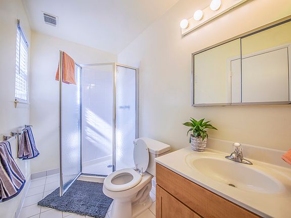 En-Suite Master Bathrooms in Townhouses and Select Apartments