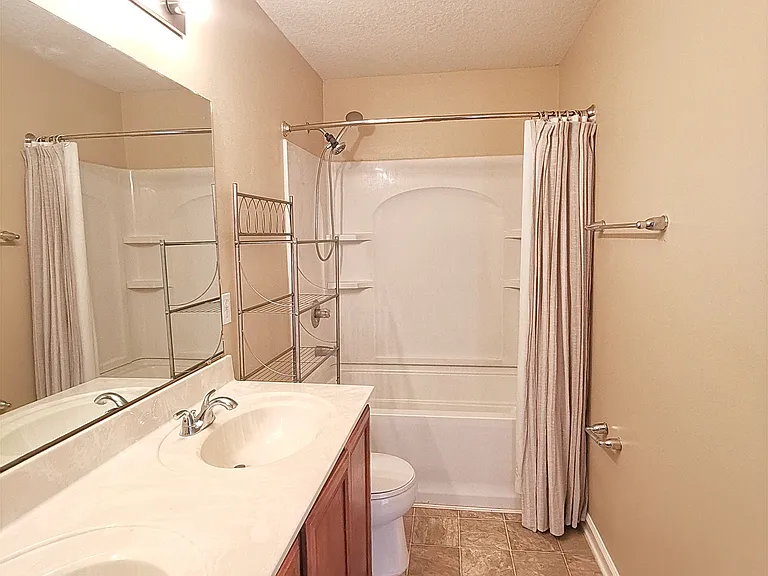2352 Sunset Bluff Dr — Photo 11