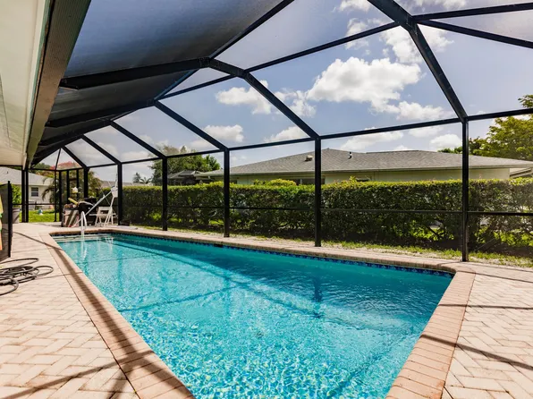27 Pebble Beach Blvd, Naples, FL 34113