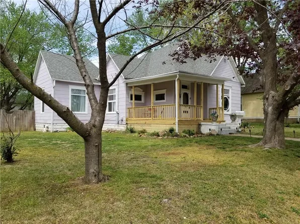 606 S Ash St, Nevada, MO 64772