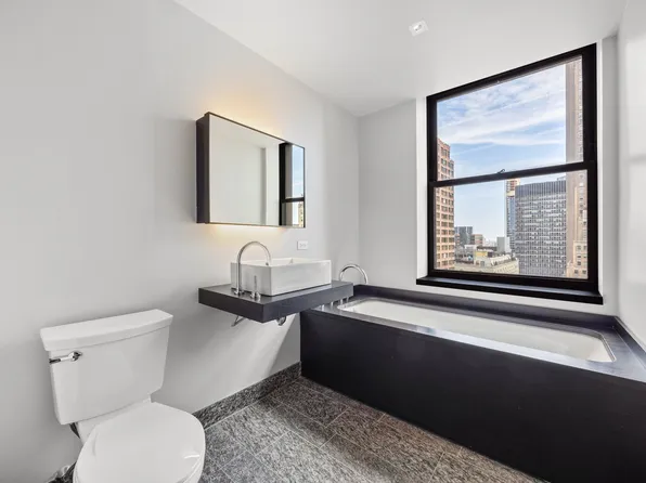 20 Pine Street image 4 of 17