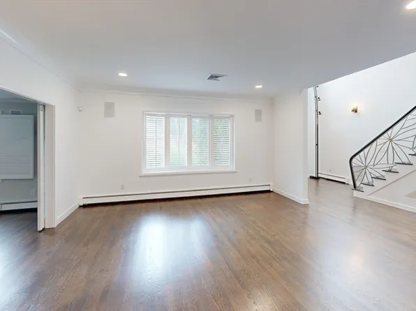 56 Cynthia Rd, Newton, MA 02459