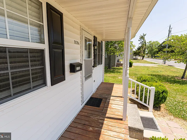 30704 Hampden Ave — Photo 6