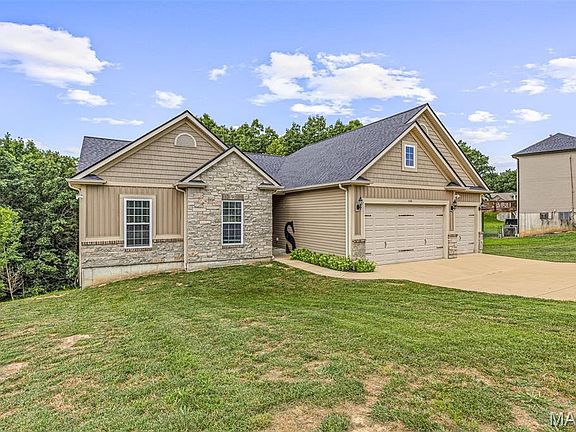 3rd image of 108 Angel Falls Dr