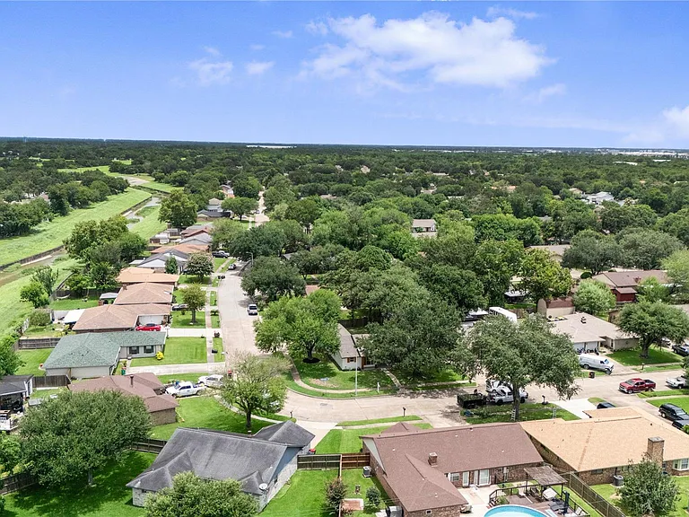3208 Woodstone Dr — Photo 42