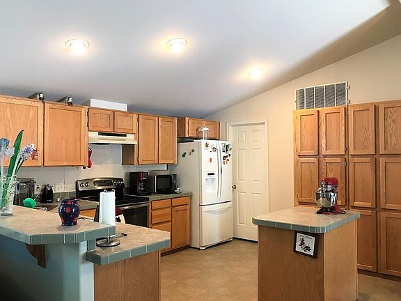 3rd image of 384 Orth Dr #18