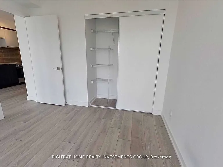 159 Wellesley St E #1401 — Photo 15