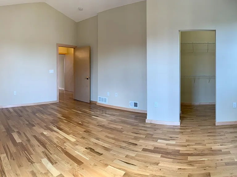 2507 S Logan Ave — Photo 10