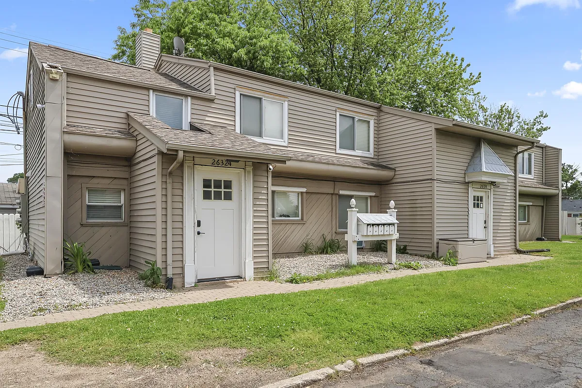 Building Photo - 26324 Harper Ave #1