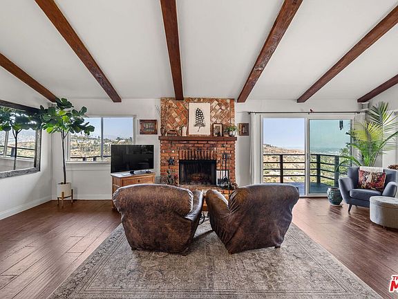 5th image of 2154 Beech Knoll Rd