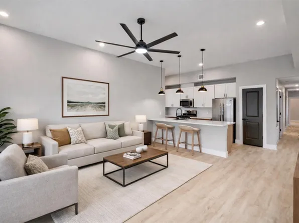 7349 Sandle St #A, Houston, TX 77088