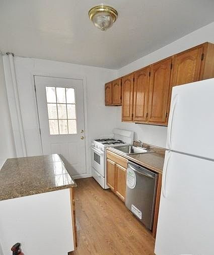 1st image of 3906 44th St #1