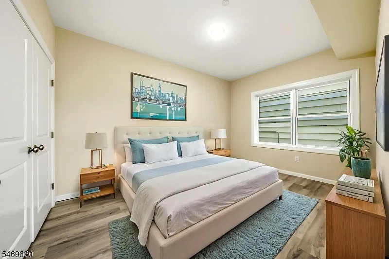 1 bed, 1.0 bath, $2,000 — Photo 3