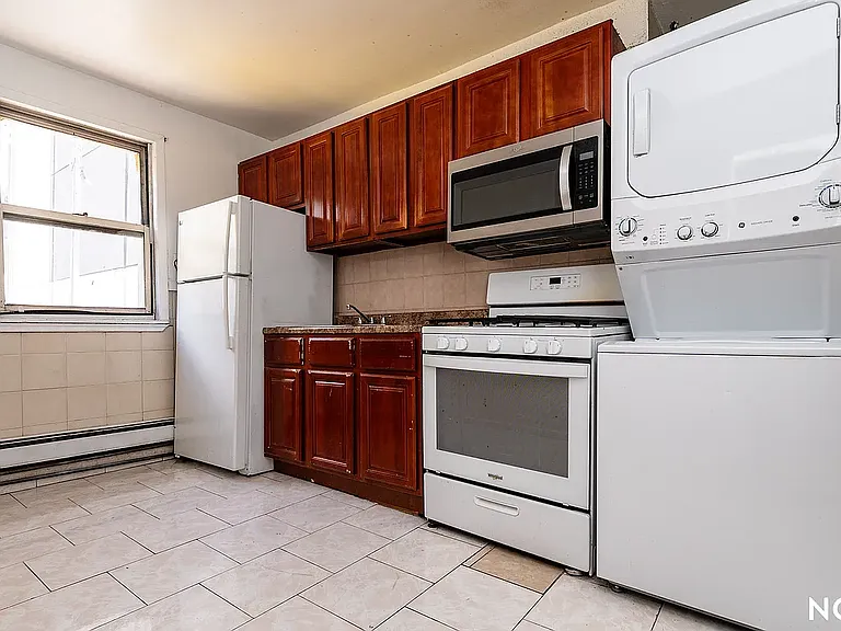 191 Graham Ave #2 — Photo 3