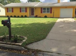 2216 Marvonne Rd, Lawrence, KS 66047