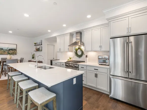 138 Neponset Ave #4, Dorchester, MA 02122
