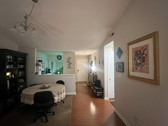 4th image of 2718 Cottage Cir
