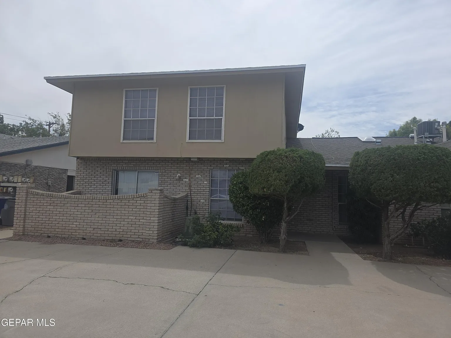 3 bed, 3.0 bath, 1250 sqft, $1,375 — Photo 2