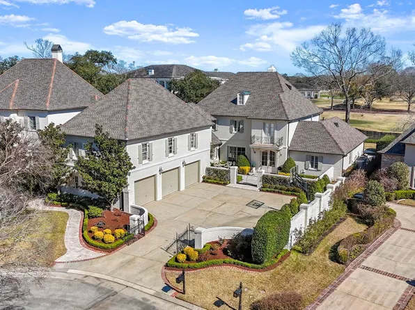 19011 E Pinnacle Cir, Baton Rouge, LA 70810