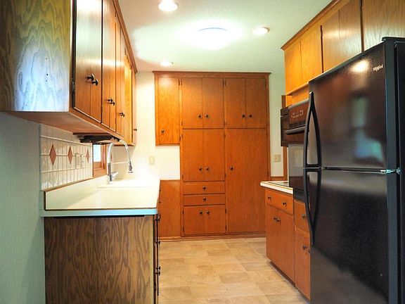 3rd image of 2305 Orchard Ln