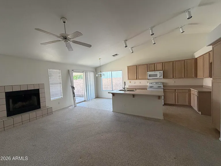 1407 W Bluefield Ave — Photo 4