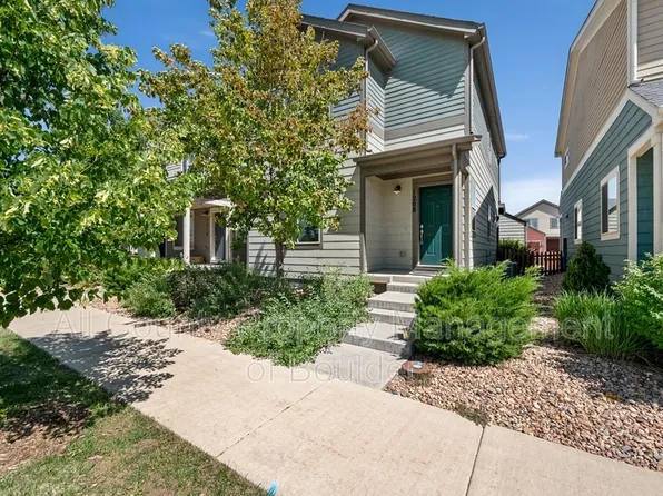 1208 Hummingbird Cir, Longmont, CO 80501