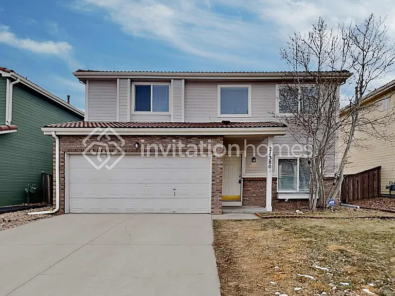 21380 E 40th Ave — Photo 1