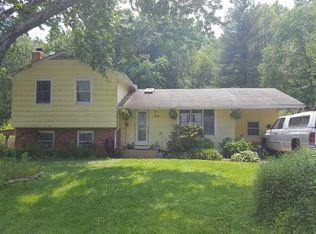 9231 Kristin Ln, Fairfax, VA 22032