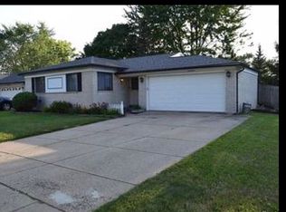 35499 Kelly Rd, Clinton Township, MI 48035