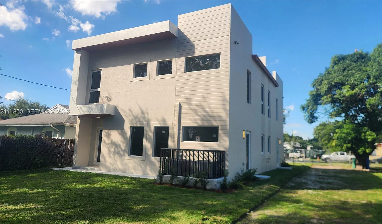 Hialeah Heights — Photo 3