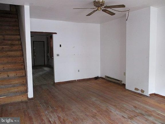 2nd image of 2128 Penn St