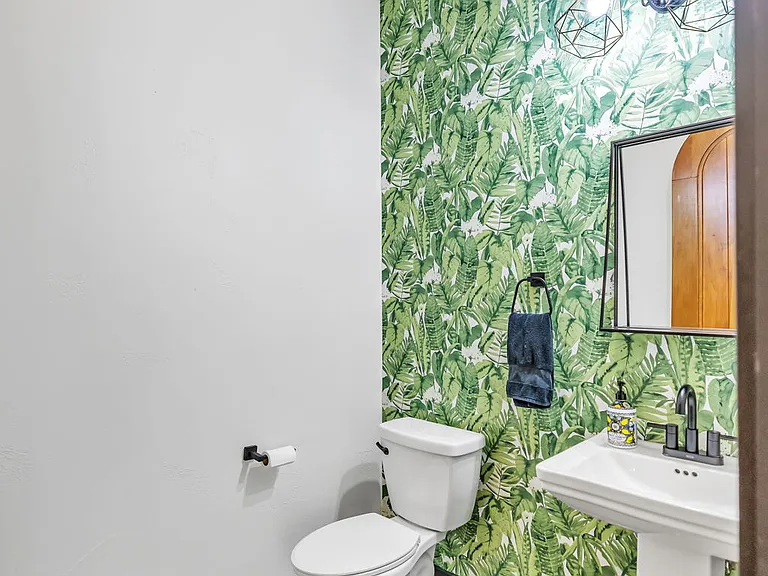 411 Cielo Cir — Photo 39