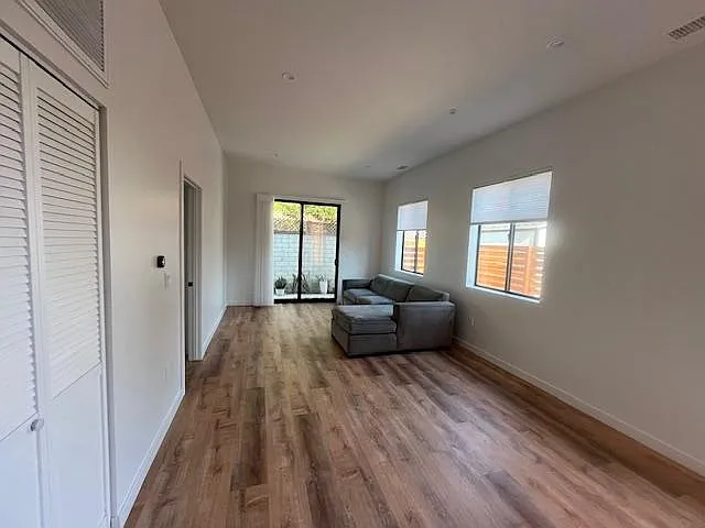 12515 Barbara Ave — Photo 12
