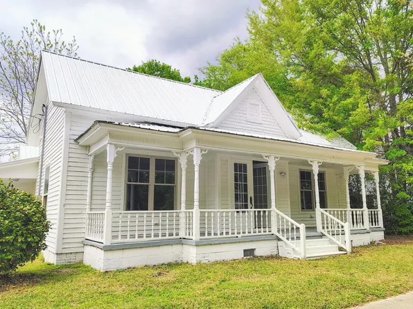 305 N Webb St, Selma, NC 27576
