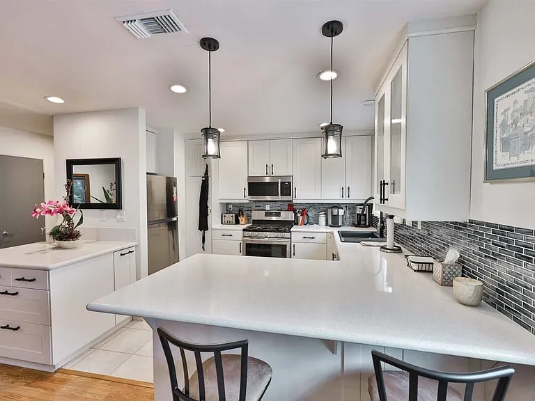 850 C Ave #4 — Photo 11