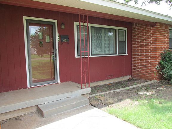 2nd image of 302 Thomas Blvd
