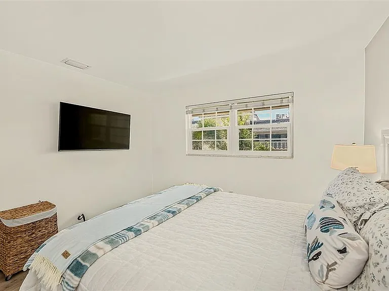 147 Bluff View Dr #304 — Photo 16