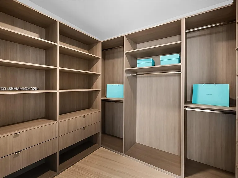 851 NE 1st Ave #Penthouse 4912 — Photo 24