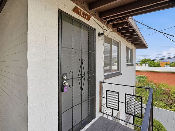5th image of 1005 E Spring St #1011