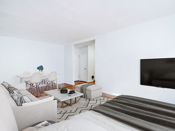 3rd image of 325 Main St APT 4E