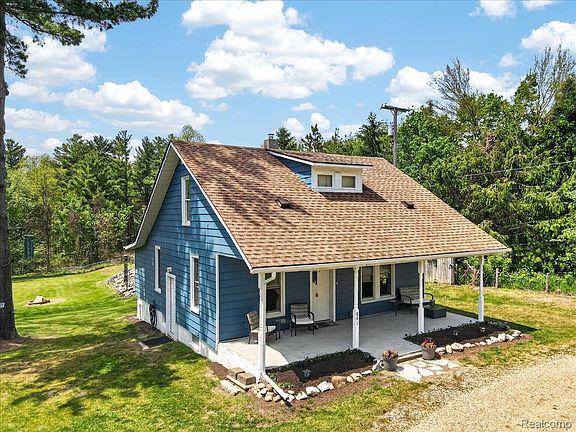 4th image of 841 Sands Rd