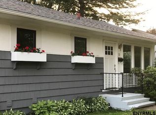20 Schuyler Dr, Saratoga Springs, NY 12866