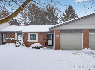 831 Creekridge Dr, Holland, MI 49423